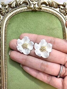 Pearl White Floral Stud Earrings with Gold Center